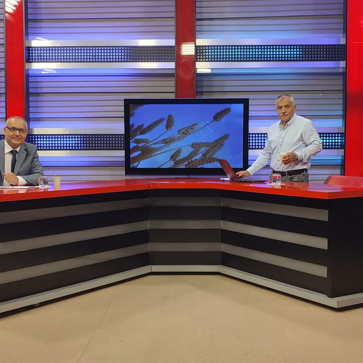 ergunkaptan03's tweet photo. Blue Berry/Böğürtlen/Ahududu/Çilek/Üzüm meyvelerinin üretimi pazarlanması çok yakında Kanal3 üreticinin sesi programında...
#üreticininsesi @kanal3tv #blueberry https://t.co/Z4ZTXrmPr6