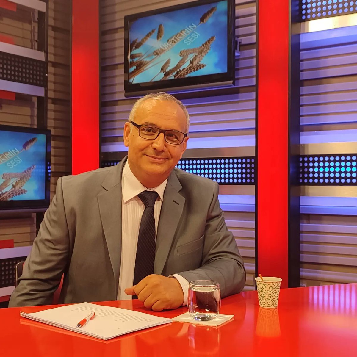 ergunkaptan03's tweet photo. Blue Berry/Böğürtlen/Ahududu/Çilek/Üzüm meyvelerinin üretimi pazarlanması çok yakında Kanal3 üreticinin sesi programında...
#üreticininsesi @kanal3tv #blueberry https://t.co/Z4ZTXrmPr6