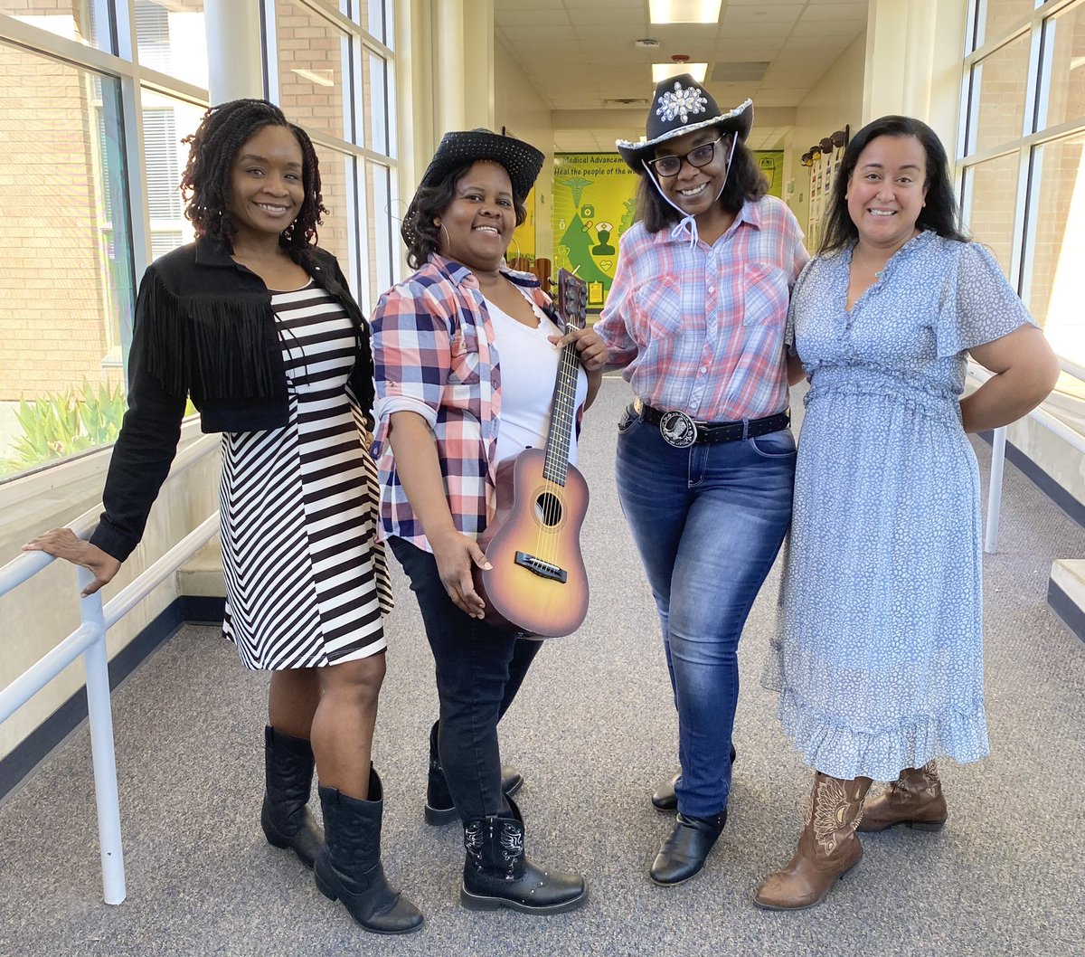 MsYkeenaELAR's tweet photo. Cowgirls of RYPSA representing Desoto ISD for Homecoming Week.Trail Ride Cowboy Attire ! #RUBYYOUNG #RYPSA https://t.co/dmzoV6w4dP