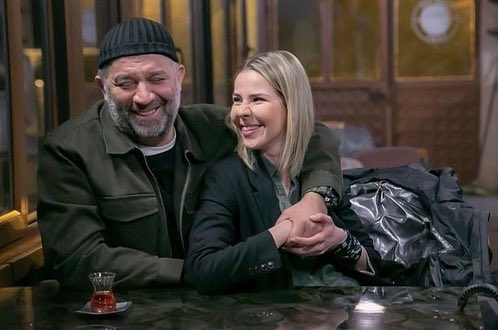eliyeva_nazl's tweet photo. rəsmi sayfanın her atdığı fotoyu selmes fotosudur diye hala bekliyorum ben 

#SEVKETÇORUHGERİDÖN https://t.co/HzFj9MtBuL