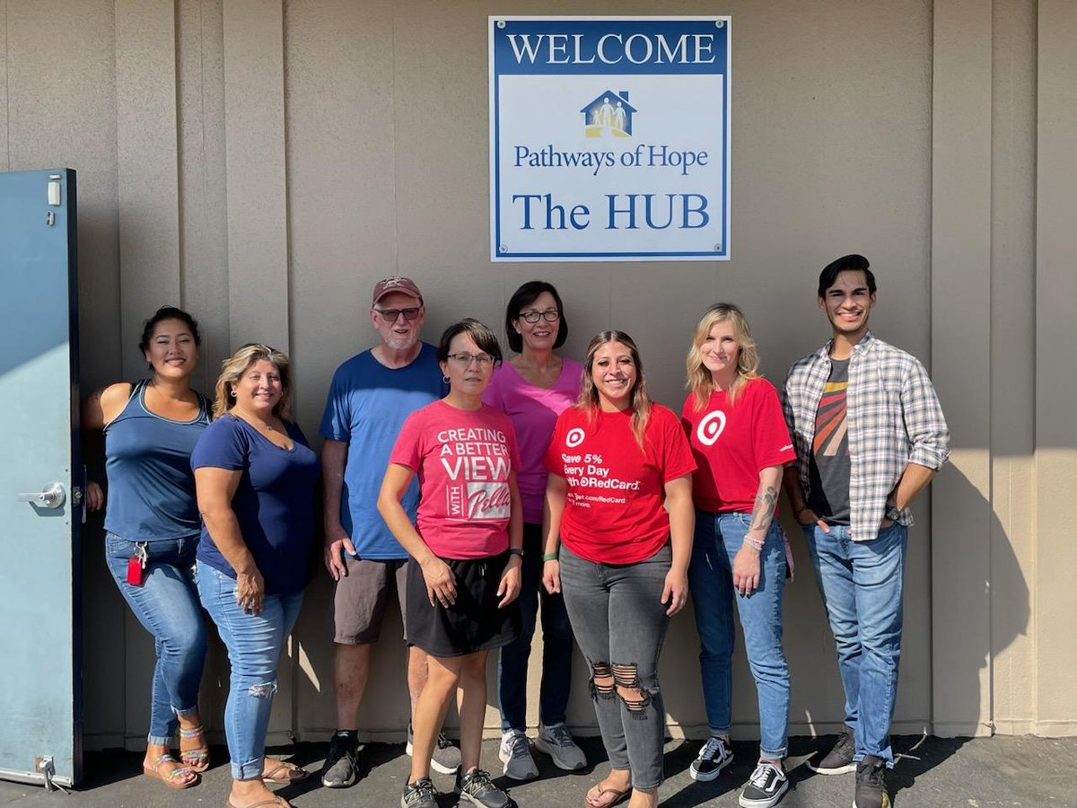 Pathways_ofHope's tweet photo. We are so grateful for today's volunteers from @Target and @efreedbchurch for unloading a HUGE delivery at our food bank!!
Thank you for your hard work in support of the vulnerable people we serve!! ❤️
Together, we can #EndHunger in our community!
#PathwaysPassion https://t.co/Qaa3NdxKto