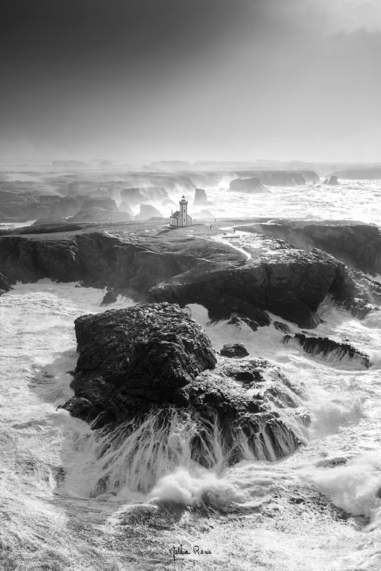 mathieurivrin's tweet photo. 𝗧𝗘𝗠𝗣𝗘𝗧𝗘 𝗔 𝗟𝗔 𝗣𝗢𝗜𝗡𝗧𝗘 𝗗𝗘𝗦 𝗣𝗢𝗨𝗟𝗔𝗜𝗡𝗦
Le littoral a été soumis à de fortes vagues ces derniers hivers. Voici une image rapportée de belle île en mer à la Pointe des poulains lors de la tempête Bella. 
𝑀𝑎𝑡ℎ𝑖𝑒𝑢 𝑅𝑖𝑣𝑟𝑖𝑛
#bretagne #tempete #Morbihan https://t.co/dzul28ZvLn