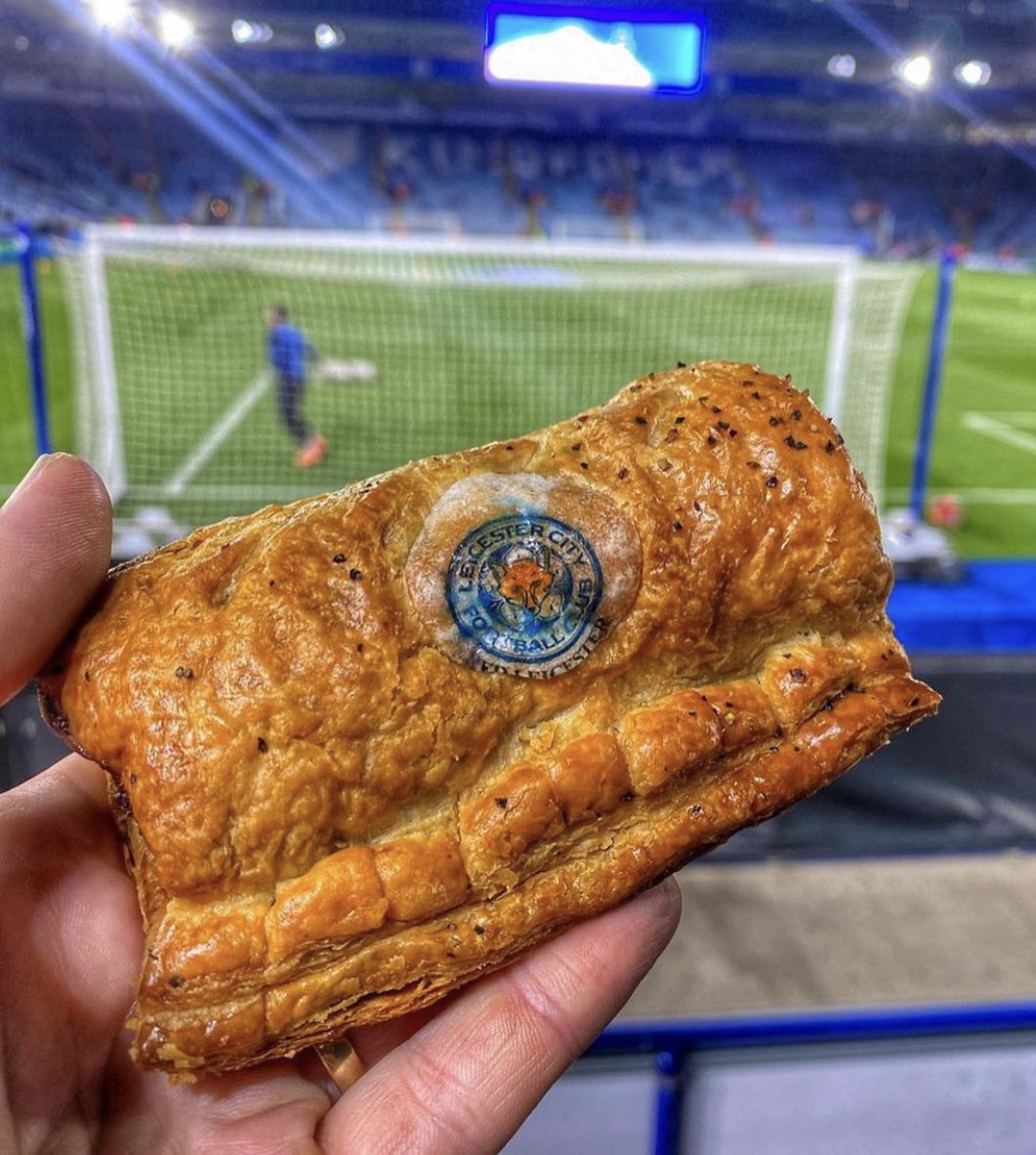 FootyScran's tweet photo. Red Leicester sausage roll at Leicester City (@LCFC) 

💷 £4 https://t.co/lqKnU4c86Q