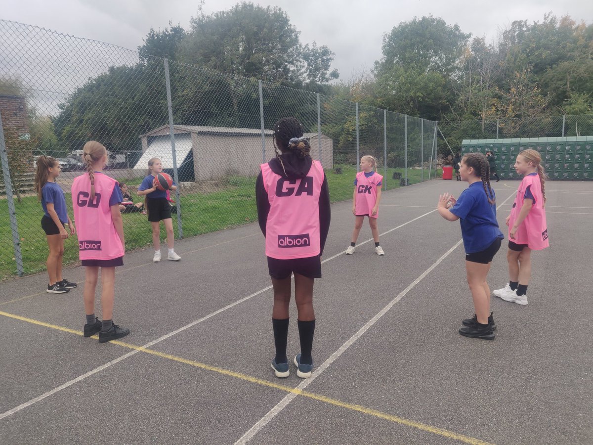 midf1eldprimary's tweet photo. We are so proud of our Y5/6 netball team for competing in their first Bees Netball tournament! They showed amazing determination and resilience, not giving up once! Well done girls ππΌ
@Bromleyschgames @GulcinSesli
#primarynetball #tournament #resilience #determination https://t.co/RbbsIFZsjg