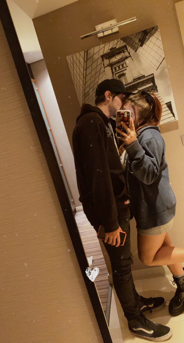 ejmxbackup's tweet photo. #NationalBoyfriendDay ❤️ https://t.co/hZVO9oCDCo
