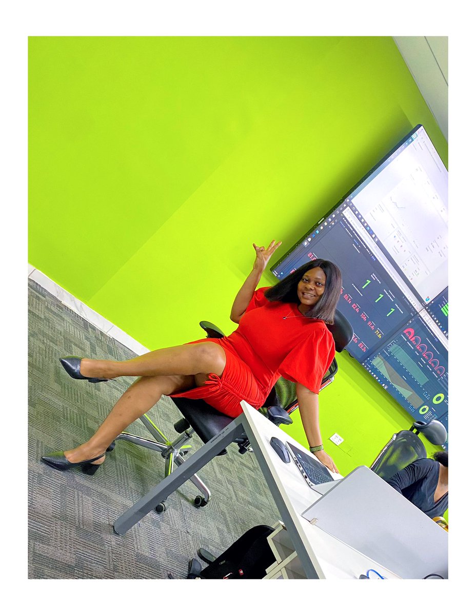 n_adarh's tweet image. A blessed week🥂
#wfo #techgirl