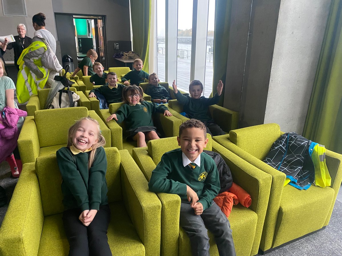 MissMuirKPS's tweet photo. #BBCAuthorsLive with our Primary 3 children. We had such a great day going to Glasgow and seeing Rachel Bright live! We feel so lucky to have your new book already. Thank you so much for having us. We left feeling very inspired! @KnightsridgePr1 https://t.co/8YdYuWVaHc