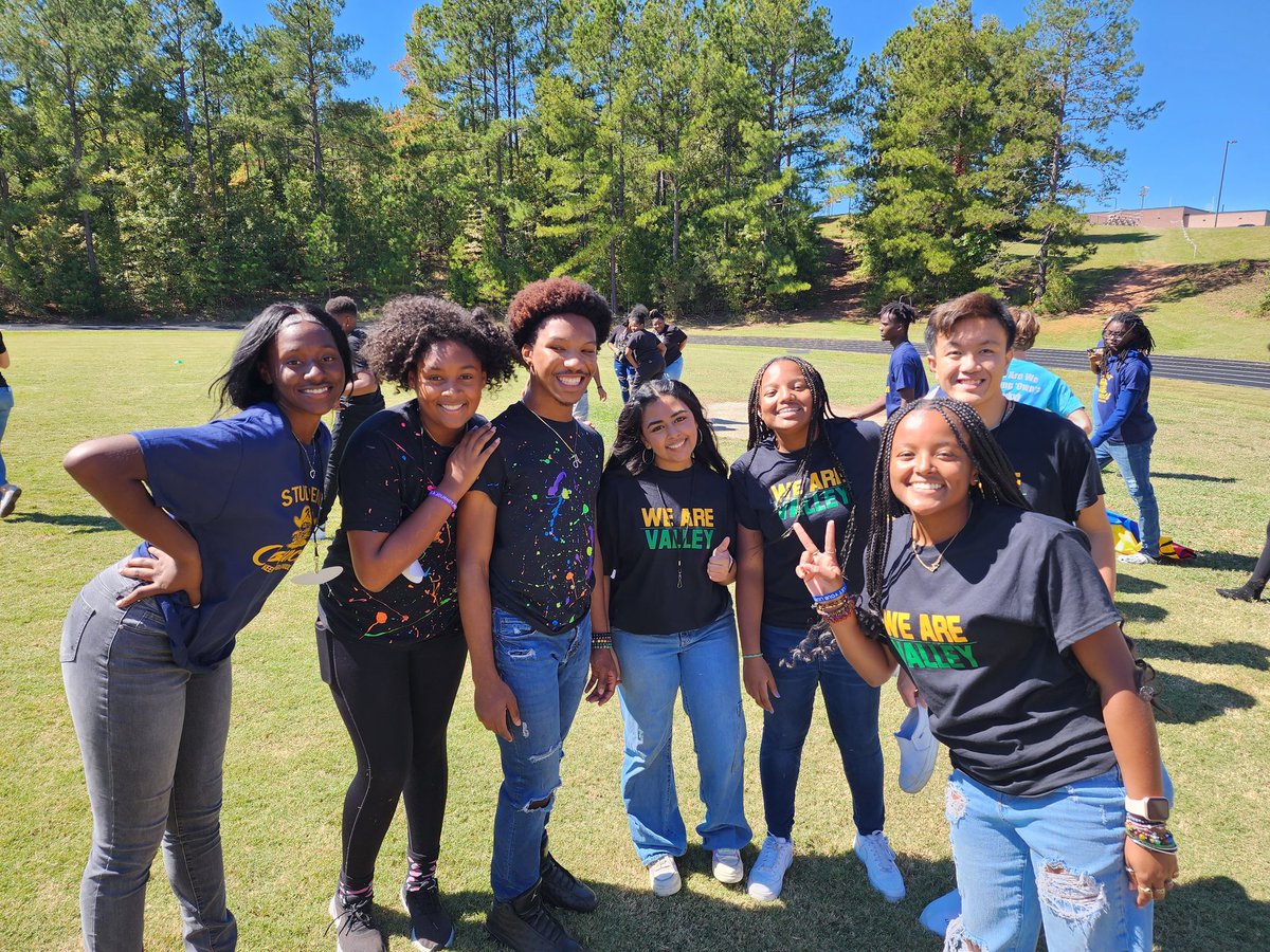 RidgeView_StuCo's tweet photo. We had a great time at the @SCarolina_StuCo District 4 Rally!! Thanks for the great memories and leadership training, @FCHSGriffins! 🤗#BackToTheFutureofLeadership 💜 https://t.co/8QGBgnq4CM