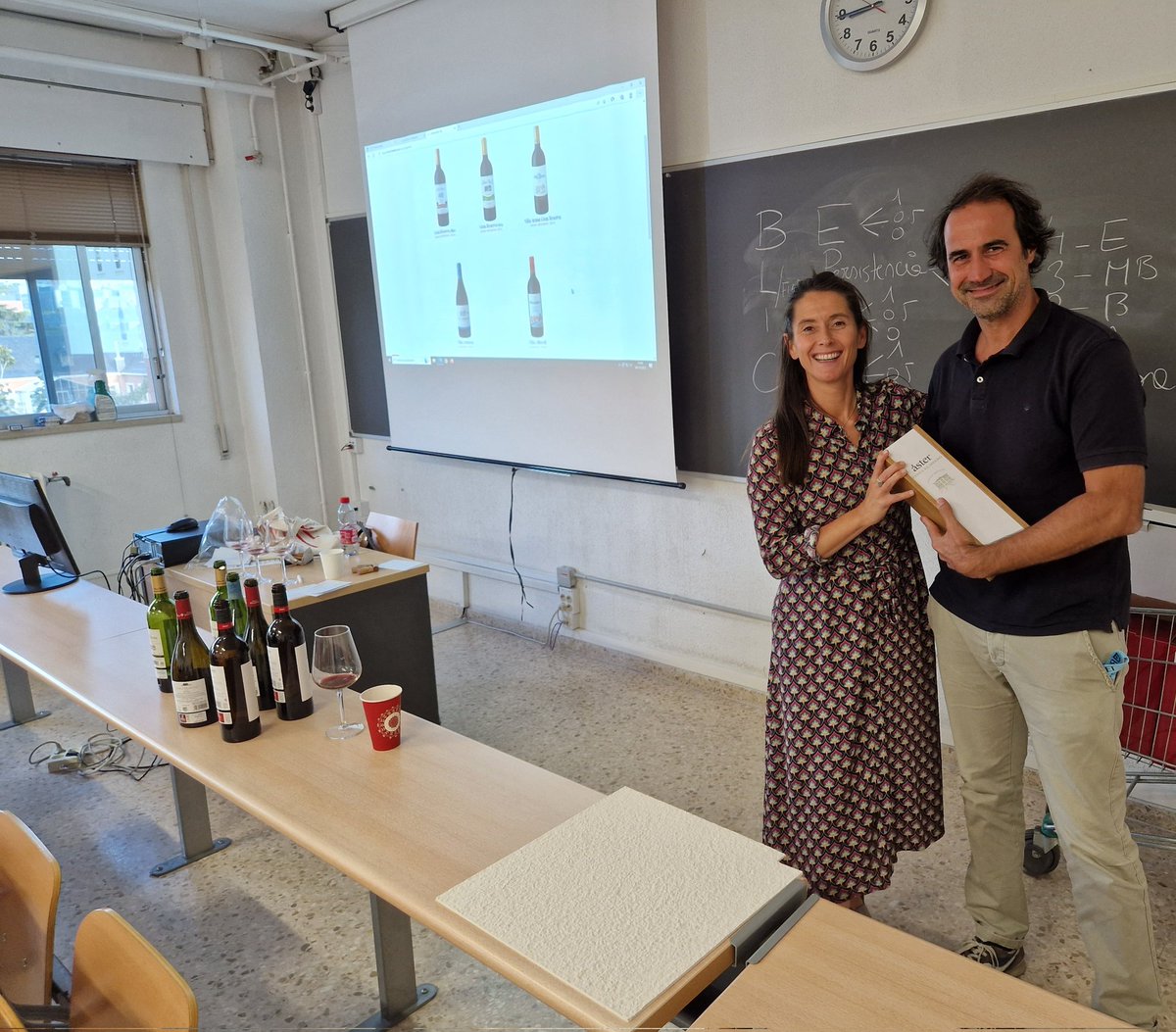 Cata de Vinos tintos con el saber y la simpatía de Gloria Carrero, <a href="/LaRiojaAltaSA/">Bodega La Rioja Alta, S.A.</a>
Últimos días del Curso de Enología de la <a href="/unicomplutense/">Complutense</a>
#vino #Enología
#formación #UCM #Complutense