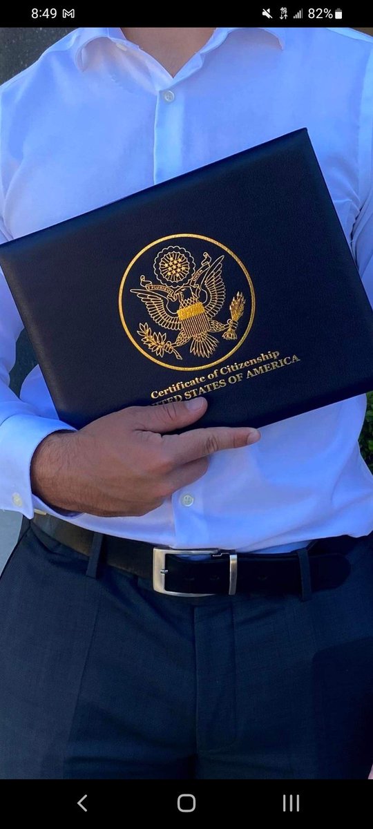 AxelLepvreau's tweet photo. Officially a US citizen *October 4 2022* - French American 🇺🇲🇫🇷 https://t.co/jOfqIlz1Gt