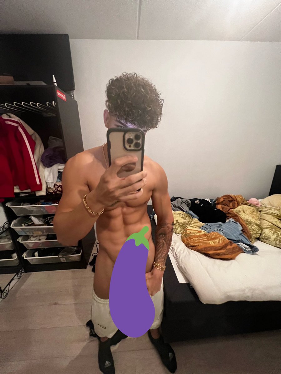 sepantarated's tweet photo. I’m going to send 3 people this picture without the ‘🍆’ hiding my big dick! 😜 

If you want to get this picture you have to do two things! 😈

1. Follow me on Tiktok : https://t.co/YmFO6Iqp5w

2. Follow me on F2F! 👉🏼 https://t.co/jYeK37wH79 

3. RT when done! 

DM WHEN DONE😈 https://t.co/wje7i7PLvn