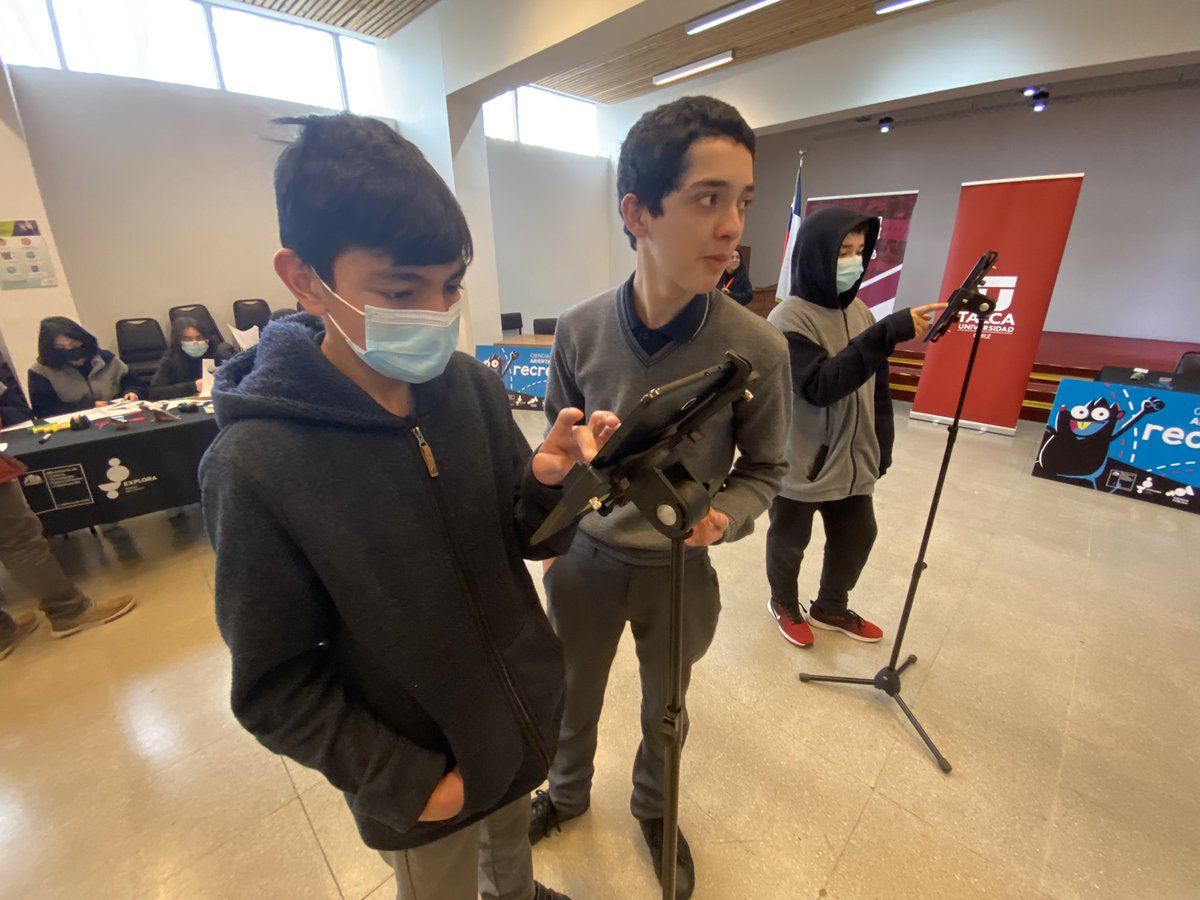 ExploraMaule's tweet photo. 🧬Hoy en #Cauquenes, 👧🏻👦🏻 Niñas y niños juegan, aprenden y celebran el conocimiento en #LaCienciaPopular
🧪Experimentos, videojuegos, Jenga del Agua y #Cubios 🦊🦕🐧
📲 Sigue todas nuestras actividades en redes sociales @exploramauleciesecre https://t.co/XeMnUmBptg