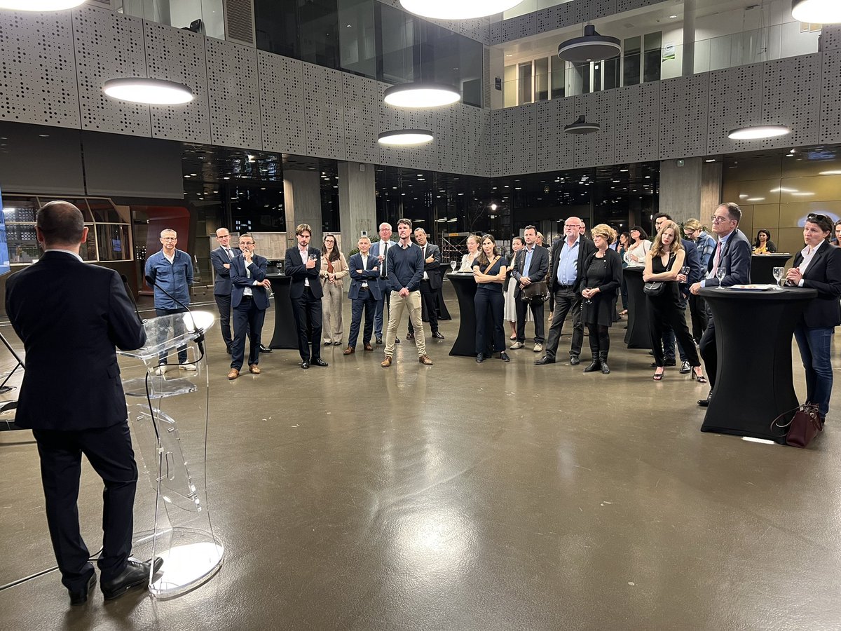 IntercoDeFrance's tweet photo. 🤝 Merci à Bordeaux Métropole, son président Alain Anziani et ses équipes pour leur chaleureux accueil

✅ L’occasion pour Sébastien Martin de rappeler les grands enjeux qui feront la 32e convention #interco2022 https://t.co/MT81IOTJIf