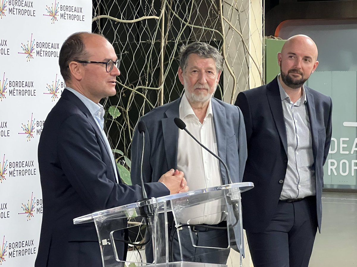 IntercoDeFrance's tweet photo. 🤝 Merci à Bordeaux Métropole, son président Alain Anziani et ses équipes pour leur chaleureux accueil

✅ L’occasion pour Sébastien Martin de rappeler les grands enjeux qui feront la 32e convention #interco2022 https://t.co/MT81IOTJIf
