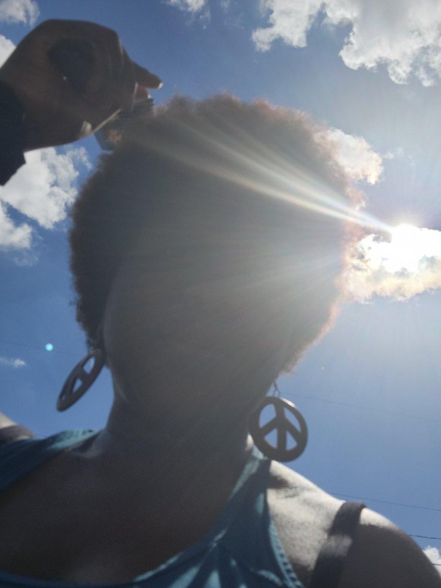 cjwade1's tweet photo. I love combing my afro outside. I think the sun is food for my curls. I think my hair blushes at the whisper of warm breezes. Love yourself and let nature love you back. 💙 #thewritewade https://t.co/KZTUbuuUHb