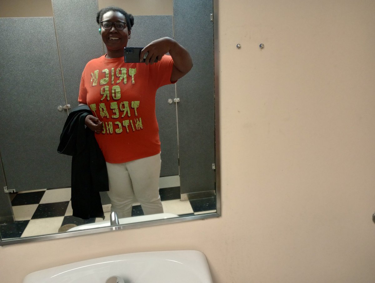1EbonySweetRoll's tweet photo. "Trick or Treat witches" I hope that this #TittyTacoTuesday is being kind to you, if you ever feel alone I want you to know that you can reach out to me. I love y'all and be blessed ๐โบ๏ธ๐๐๐ฟ๐ https://t.co/m5pJ4Yn63e