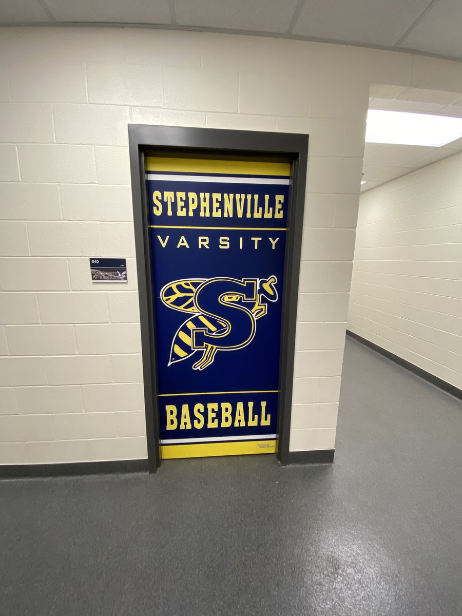armourwrapsdfw's tweet image. Also did some #doorwraps for @svillebaseball @stephenvilleisd while we were out there! Thank you again for the opportunity @StephenvilleAt1 @StephenvilleAt2!! #lockerroomgraphics #customgraphics #schoolbranding @tasanet @OfficialTHSADA @THSCAcoaches