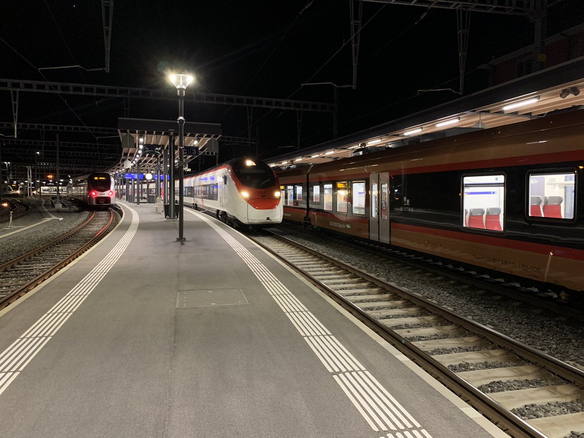 K1ngdaKa88's tweet photo. Und in Arth-Goldau gab es noch ein #Stalder Familientreffen! 🥰
S31, EC310 &amp; IR46 
Flirt 3, Giruno &amp; Traverso https://t.co/8teyL7Sy6F