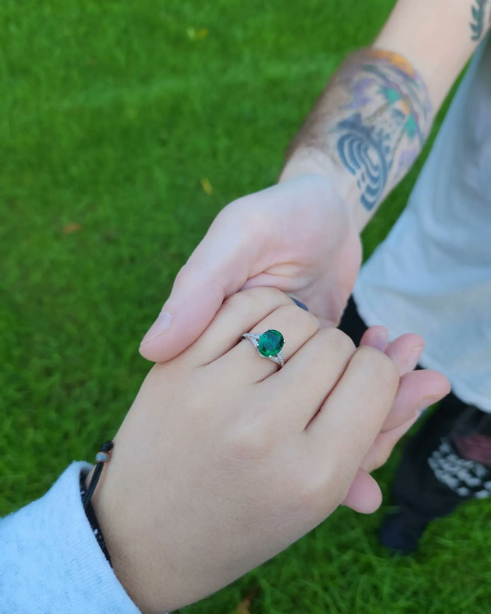 DelaneyForgette's tweet photo. 1 week engaged to my best friend 💓 https://t.co/bRbcG8JPIq
