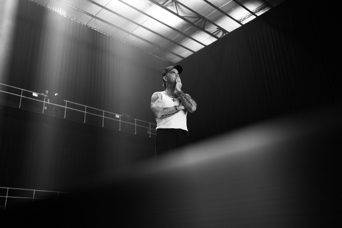 robbiewilliams's tweet photo. XXV Tour rehearsals, 2022. See you on Sunday x https://t.co/3hfOICjkyd