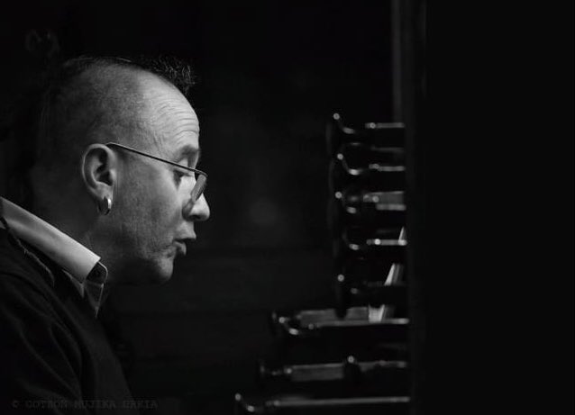 #musicaenlacatedral no descansa. El Sábado, 8 de octubre a las 20:30 h. Os ofreceremos un fantástico concierto del organista Jesús Gonzalo López. Puedes adquirir ya tus entradas en nuestra web o en taquilla de la Catedral.