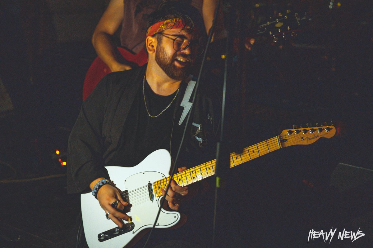 HeavyNews_'s tweet photo. ¡@FrioEnMarte estuvo presente en la 7ma edición del #HeavyFriday! 🤘⚡️
La banda regiomontana interpretó temas de su EP "Ausencias" y prendió a los asistentes con una electrizante presentación.
Galería ➡️ https://t.co/iglthWzAIc
📸: @theotrebor https://t.co/Go2AM2IfNw