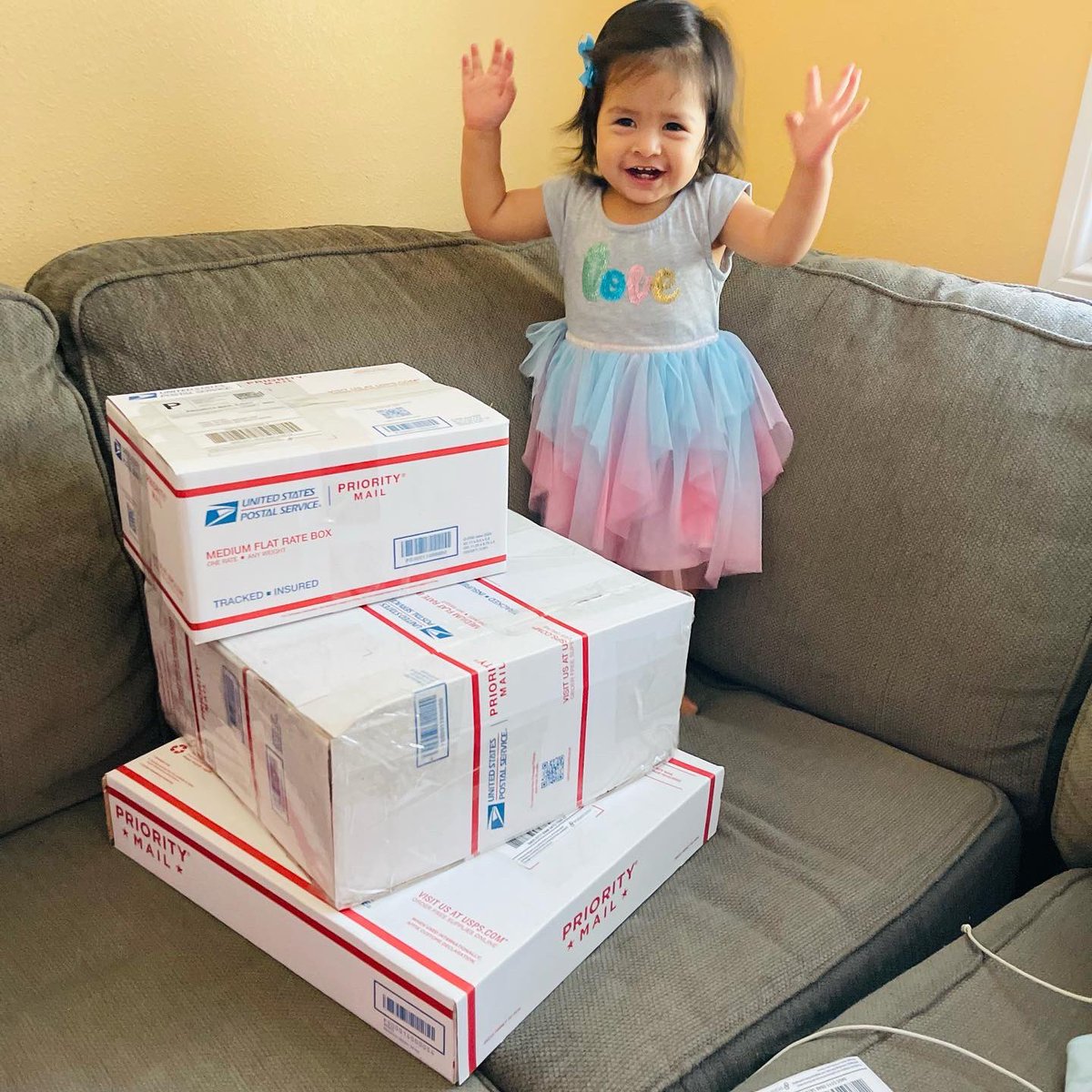 ShopShipSip's tweet photo. YES, we’re excited for every sale 🛒🛍📦📬

#goodvibes #shopshipsip #frida #lavidaconfrida #puroamor #shopshipsipwithfrida #poshmarkcloset #poshmarkstyle #poshmarkpackages #poshbaby https://t.co/KH4mB4xbHR