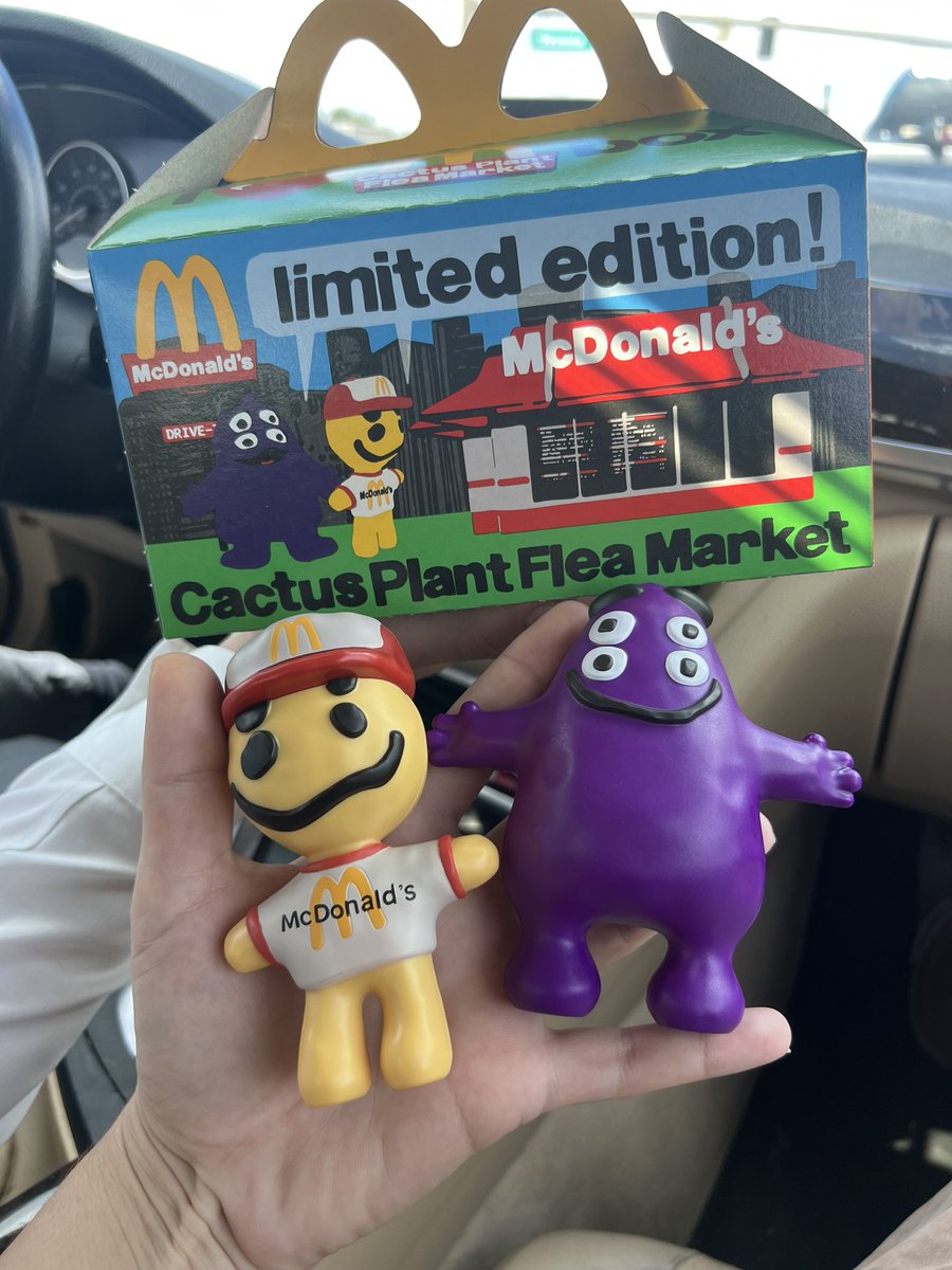 SNCHRNS's tweet photo. ngl I was excited to get these 🤣 @McDonalds https://t.co/eR0JDwc8bG