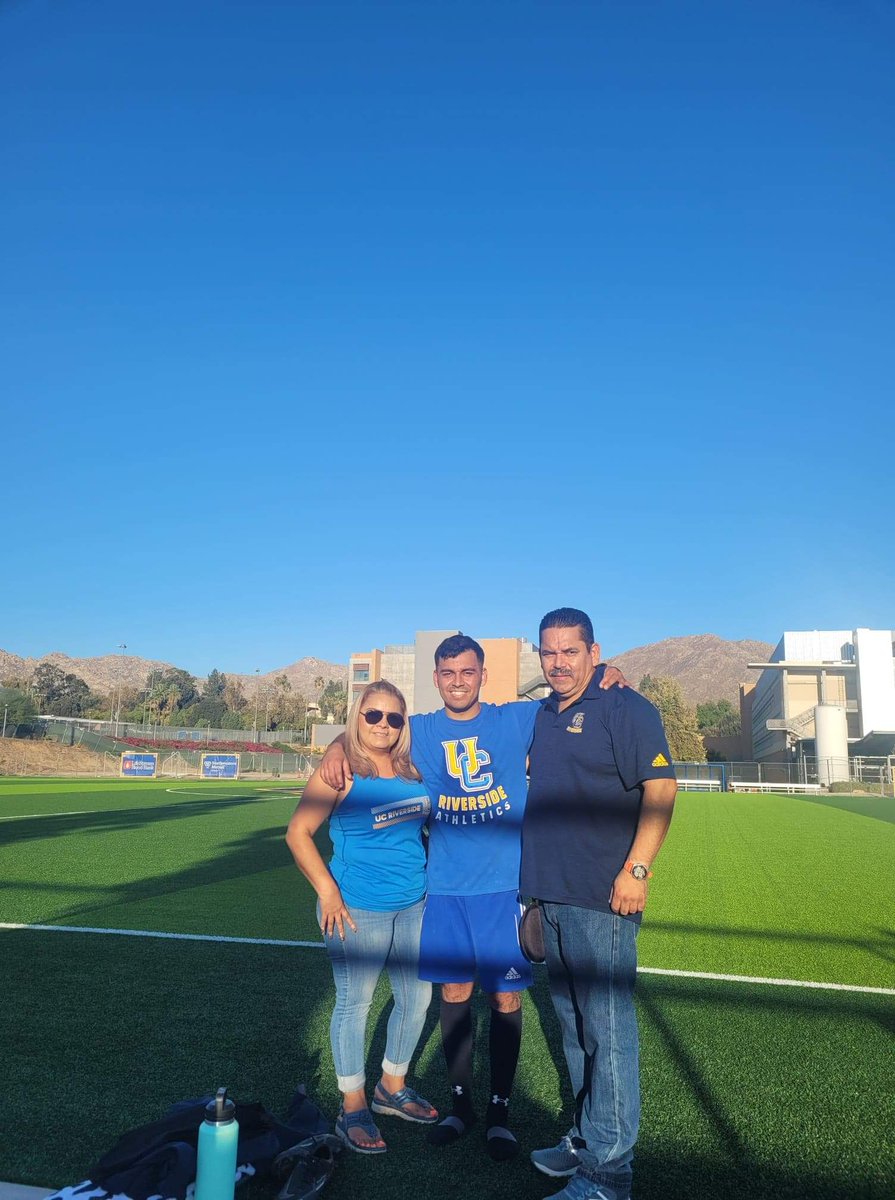 Pachis_7's tweet photo. This Saturday @UCRsoccer_M
had its Alumni night. I enjoyed watching the team play and reconnecting with my brothers 💛💙⚽️📚
#ucralumni #ucrmenssoccer #jogaucr  #parentsupport #d1soccer #gratitude #dreambig #lakelosangeles  #dreamerssoccer #appreciationpost https://t.co/XgxqVoppCv