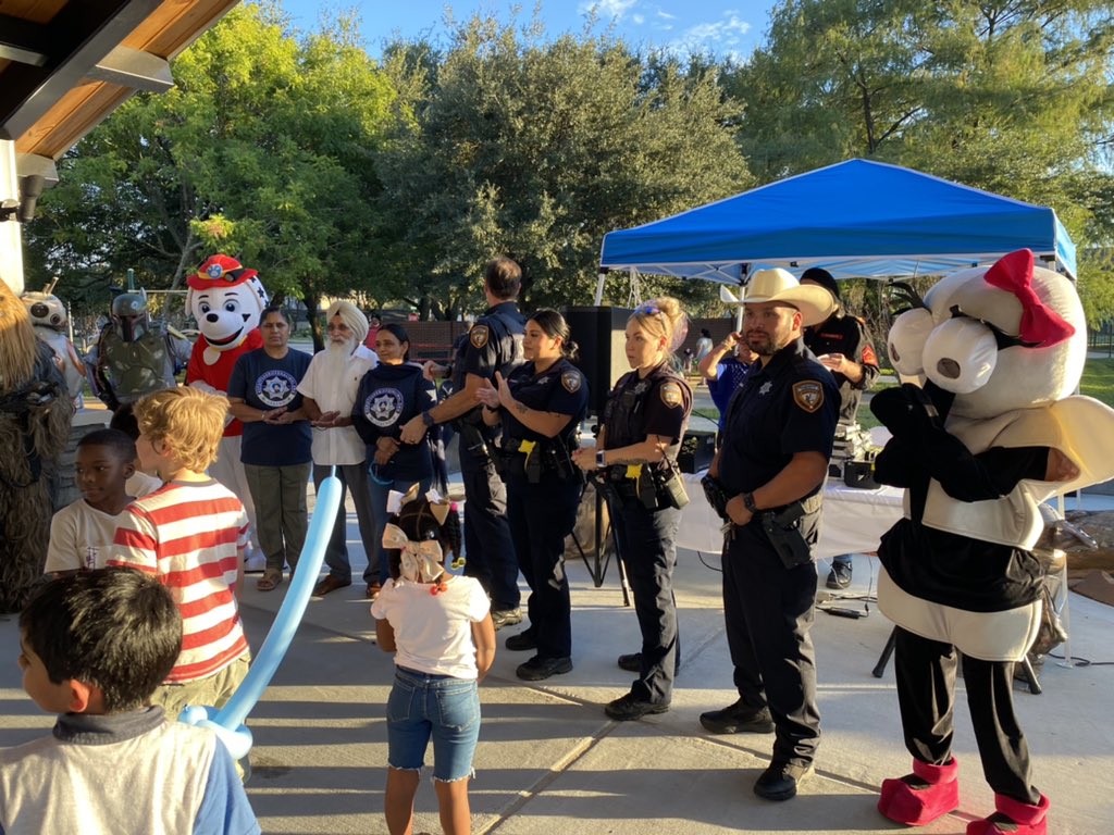 Huge turnout in the Copperbrook neighborhood as we celebrate #NNO #NNO2022 #HCSONNO2022 with the phenomenal family of Deputy Sandeep Dhaliwal, who gave his life serving the community he loved