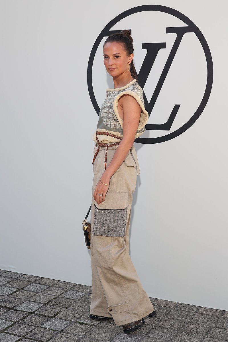 AVikander_Daily's tweet photo. 📸 Alicia Vikander attending the Louis Vuitton Show during Paris Fashion Week on October 4, 2022.
🔗 https://t.co/2mF67syFRB https://t.co/VUlhJnrP7J