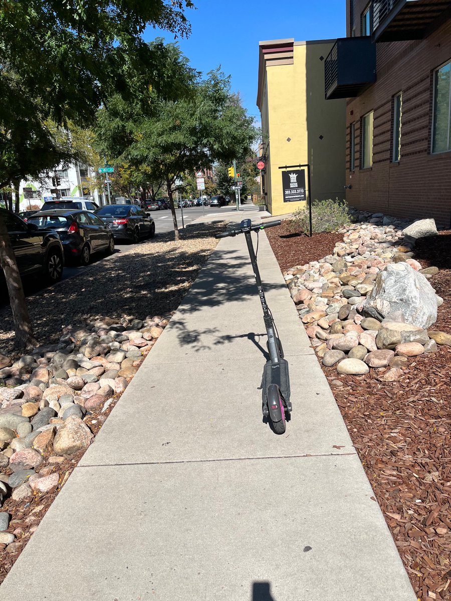 Happy Tuesday to everyone who doesn’t park their scooters like this! 

<a href="/lyft/">Lyft</a> <a href="/limebike/">Lime</a>
