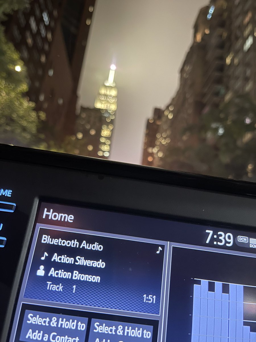 Krusadergaming's tweet photo. Rainy days in NYC with some Blue Chips 2 @ActionBronson it’s like 2013 all over again. https://t.co/jzQcDFpnbi