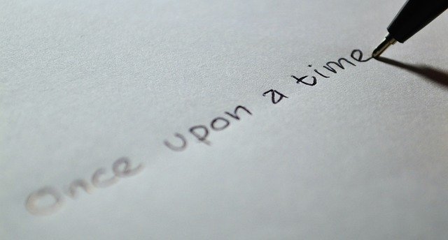 jackescribe2c's tweet photo. Qué ideas surgen cuando leemos esta frase. Así fue mi infancia, leyendo, o adivinando lo que quería decir hasta que pude estudiar inglés y entendí por qué las historias que mi papá me contaba eran distintas cada vez si eran el mismo libro, pero estaba en inglés y yo no sabía. https://t.co/46aYHVjKJi