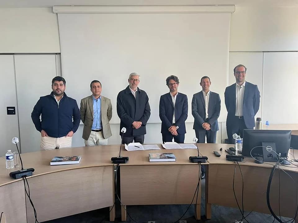 <a href="/piscochilecl/">#PiscoChile</a> En Edificio de la Oficina Nacional de la Interprofesion del #Cognac en #Francia  se Concretó un Acuerdo Histórico de Colaboración con #Chile, La Denominación de Origen #Pisco es la más antigua de #AmericaLatina ,Vigente desde 1931.     minutaregional.cl/?p=2139