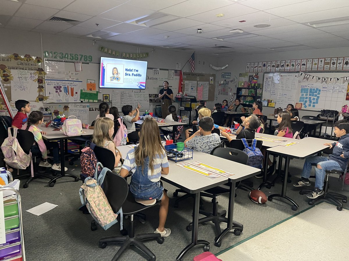 Kicking off STEM club with <a href="/EstherL87788986/">Esther Lopez Manning</a> and Art Around the World club with <a href="/padillae2015/">Elizabeth Padilla</a> today! Exiting enrichment opportunities for students! 💚#ososbilingües