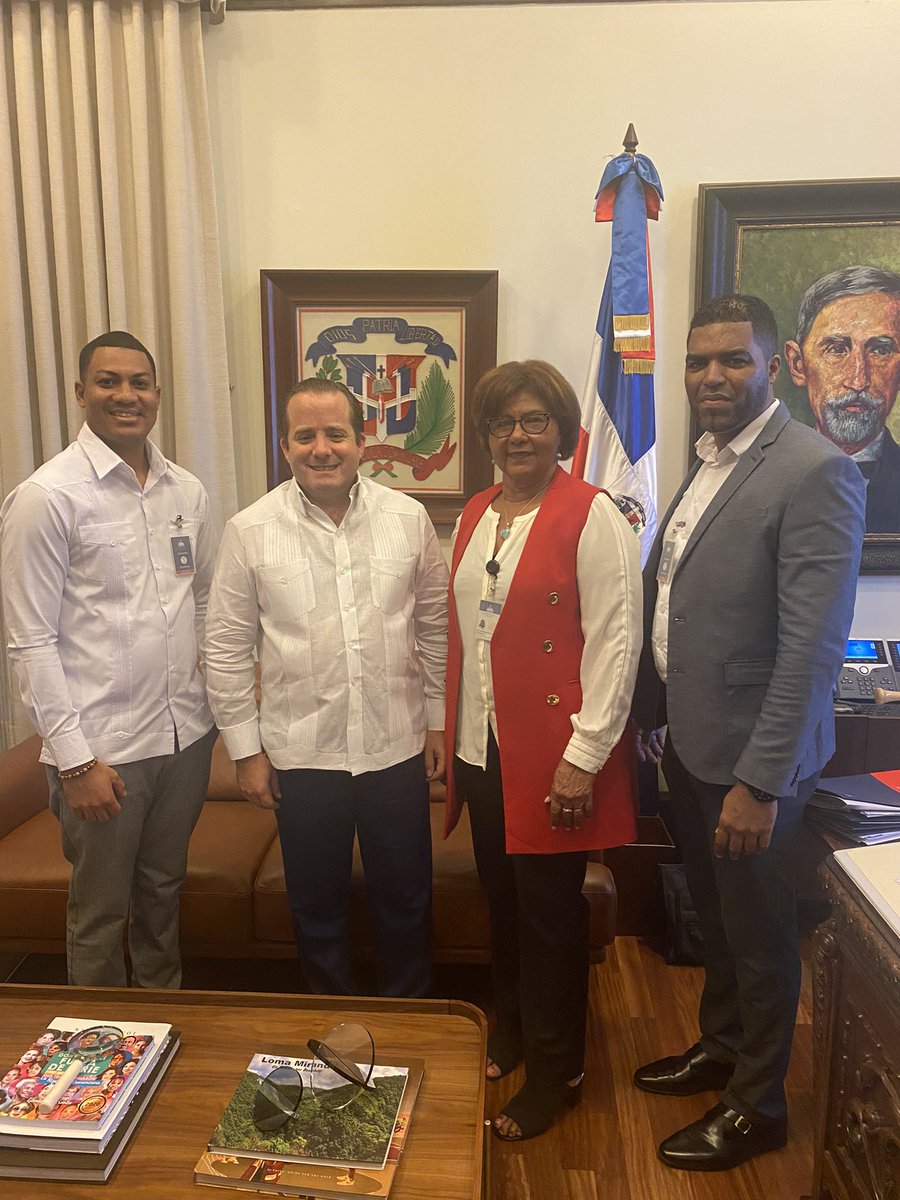 RafelitoGaro's tweet photo. Realizamos una visita al ministro administrativo de la presidencia y presidente de nuestro @prm_oficial @jose_paliza Tocamos temas de interés para favorecer nuestra provincia Pedernales.Seguimos trabajando en favor de nuestra gente.@scarletbenzan @SaraFeliz08 @ColonHelin #mirian https://t.co/KBW3cJKuPM