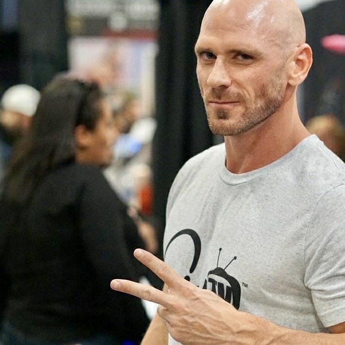 tw-pornstars-johnny-sins-twitter-hey-sydney-come-see-me