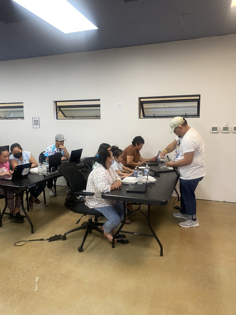 FreeGeekPDX's tweet image. We kicked off #digitalinclusionweek strong at the Rosewood Initiative and provided folks not only with new laptops but taught two full classes of basic digital literacy skills with our Digital Navigators! #DIW