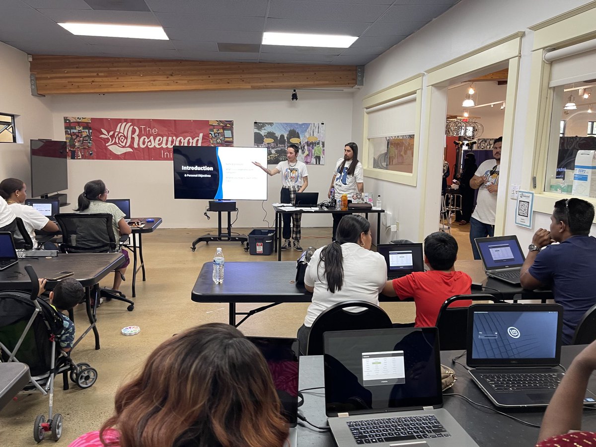 FreeGeekPDX's tweet image. We kicked off #digitalinclusionweek strong at the Rosewood Initiative and provided folks not only with new laptops but taught two full classes of basic digital literacy skills with our Digital Navigators! #DIW