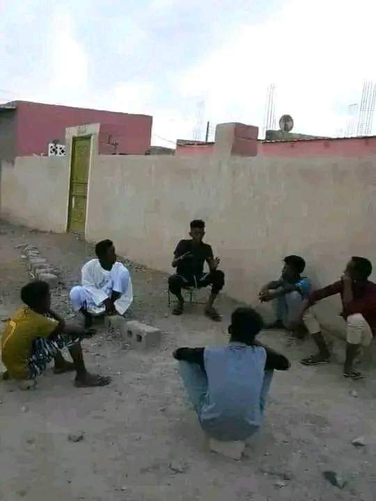 عندما يتحدثون عن السواقة بالخلا بمن تكتفي 😂😂