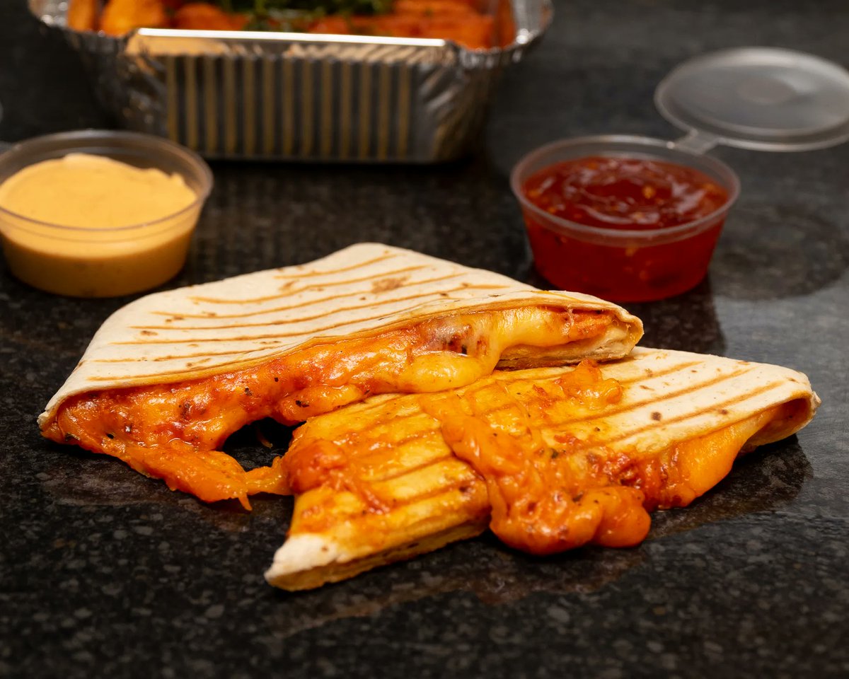 Oops we did it again! We’ve created another amazing item for our menus. Choose from Margherita, Texan BBQ and Texas Chilli Pizza Pockets. guiltypleasures.uk | SK11 8SS / SK3 9NJ​

#GuiltyPleasuresTakeaway #TakeawayInspo #Burgers #Macclesfield #McrFoodies #TakeAwayUk