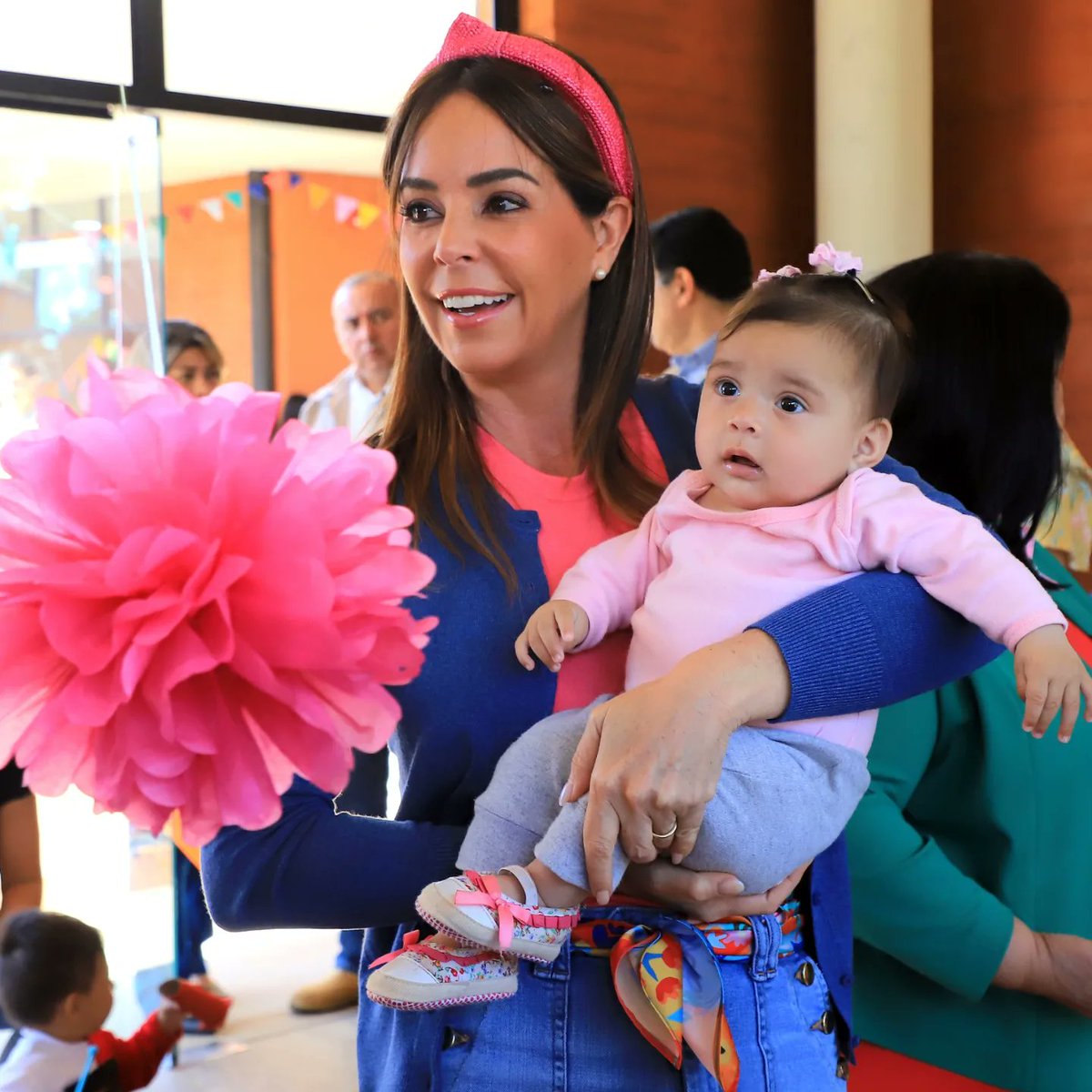 silvana_abdo's tweet photo. ¡Un nuevo Espacio de Desarrollo Infantil EDI @kunuugovpy ya funciona en la ciudad de José Falcón, departamento de Presidente Hayes, en el predio de la Escuela Antoliano Garcete! 

Felices de seguir habilitando lugares para que nuestros niños reciban atención integral. ❤️ https://t.co/lPgaNij8Ax