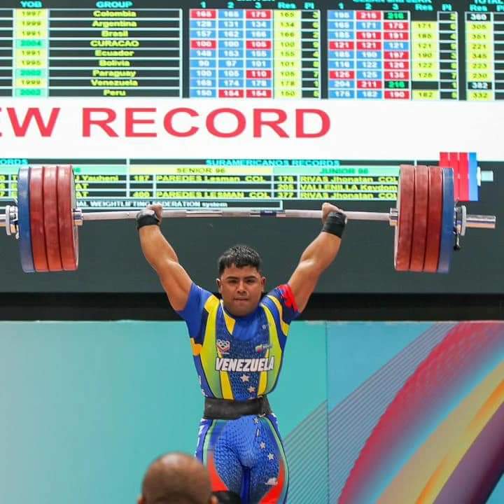 ¡ORO PARA KEYDOMAR VALLENILLA!  🇻🇪🥇

Nuestro pesista se ganó su oro al levantar 178 kg en arranque, rompió récord Suramericano con 216 kg en envión, y alzó un total de 394 kg.

ORGULLO NACIONAL!!!🇻🇪🇻🇪🇻🇪🇻🇪
