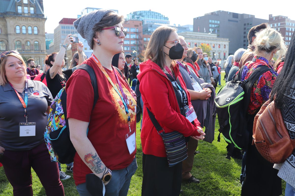 cupenat's tweet photo. CUPE members and national leaders joined the Families of Sisters in Spirit vigil for missing and murdered Indigenous women, girls, Two-Spirit &amp; gender-diverse people. Hundreds bore witness as family members shared stories, songs, poems, prayers. Governments must act now! #MMIWG2S https://t.co/QlH0j4Ophg