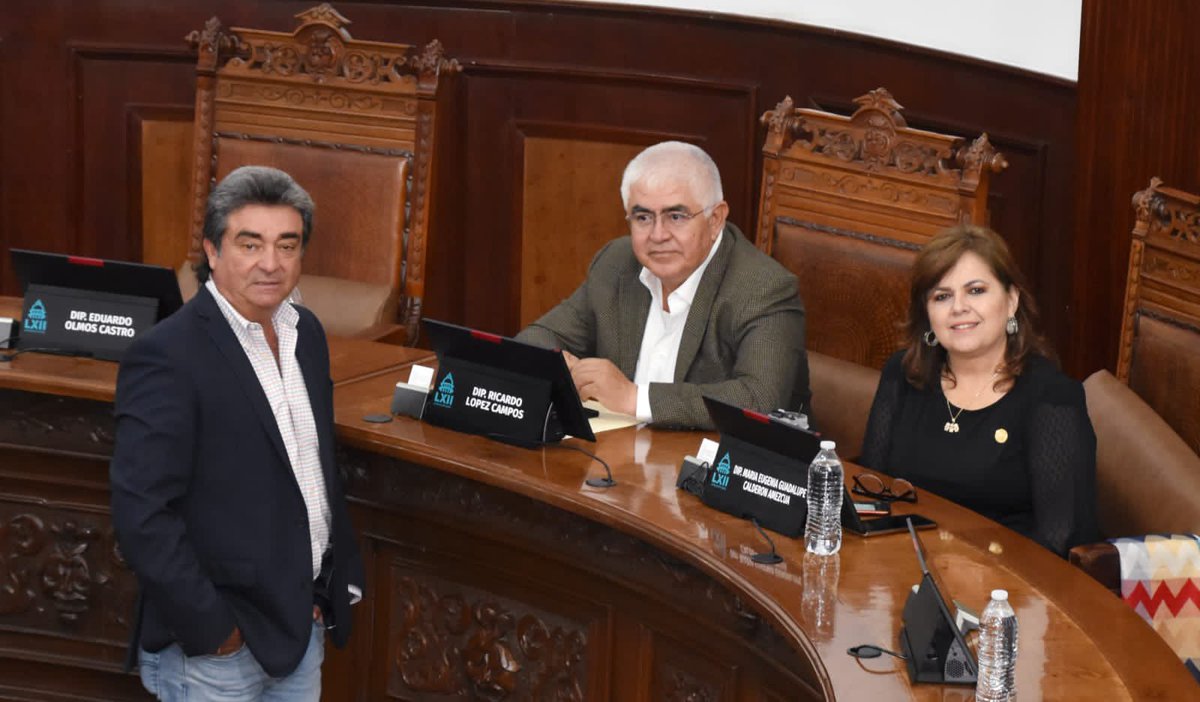 MaruCalderonA's tweet photo. Siempre es un gusto y un placer hacer equipo con personas que saben lo que quieren y, de qué se trata cuando se habla de ver mejoras en y para la calidad de vida de las y los coahuilenses. 

#ComprometidosVamosJuntos
#MaruCalderón
#DiputadaLocalDistritoI https://t.co/K6BbVRKyZa