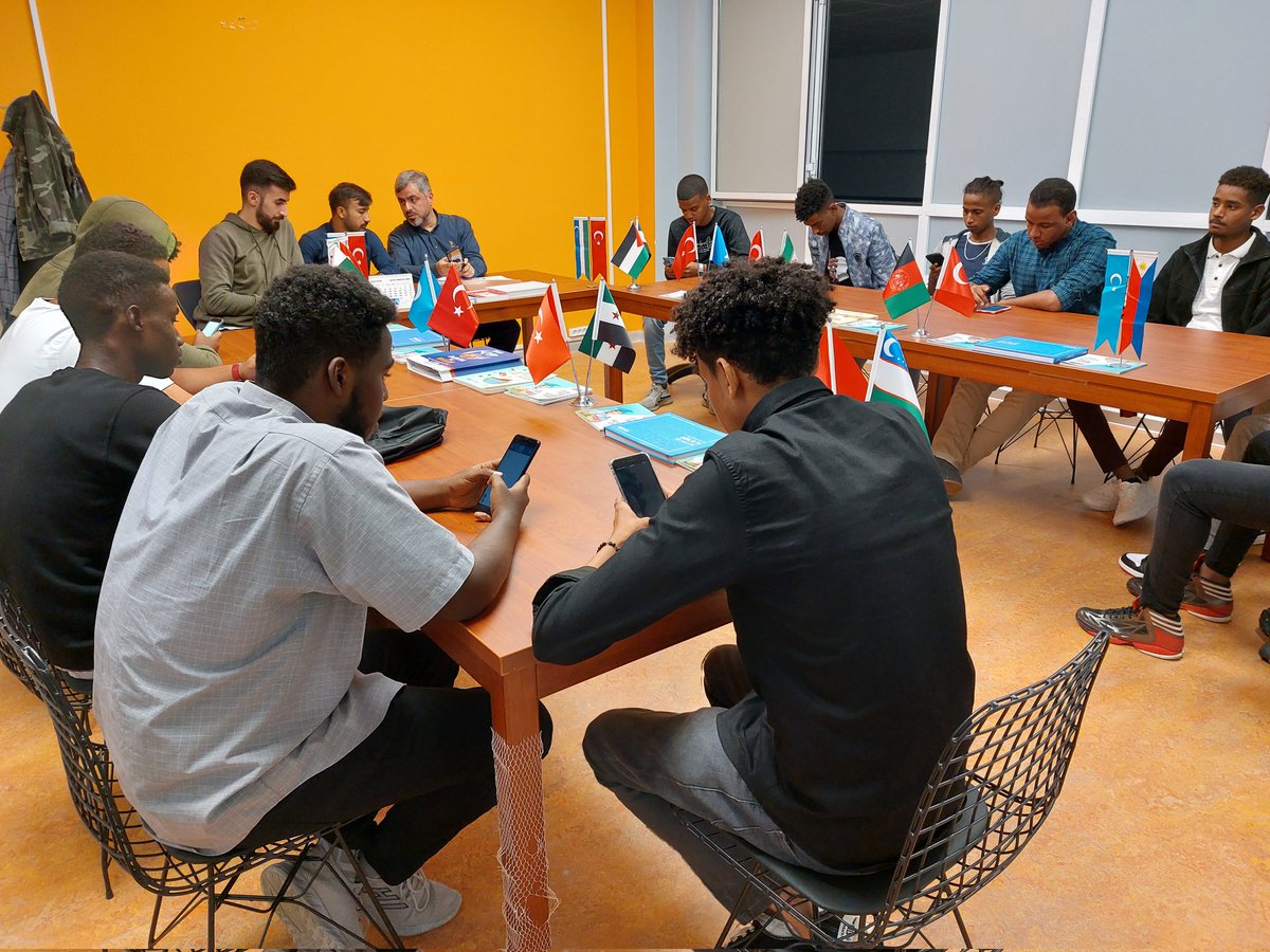 DuzceUod's tweet photo. Düzce Uluslararası Öğrenci Derneği, Düzce Uluslararası Öğrenci Derneği Ofisinde Sayın Çoşkun Zabunoğlu Başkanlığında Sudan'lı öğrencilere yönelik yeni yıl planlaması yapıldı ayrıca Sudan'lı öğrenciler ile gelecekte yapılacak olan programlar hakkında istişare edildi. https://t.co/53SAt01Hqx