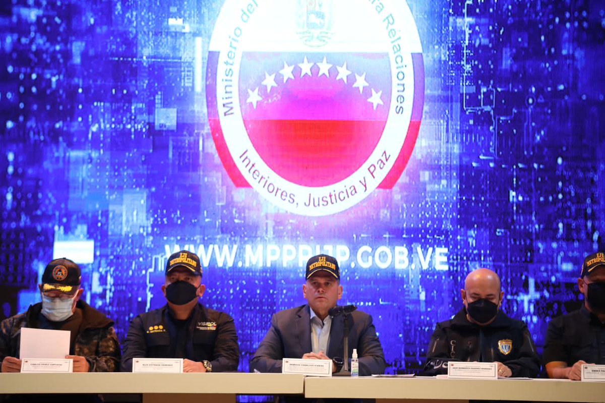 #4Oct | El A/J <a href="/CeballosIchaso1/">@FuerzaDinamica Remigio Ceballos Ichaso</a> presidió el Acto de Reingreso de Funcionarios a los Cuerpos Policiales con la finalidad de fortalecer los organismos de Seguridad Ciudadana.