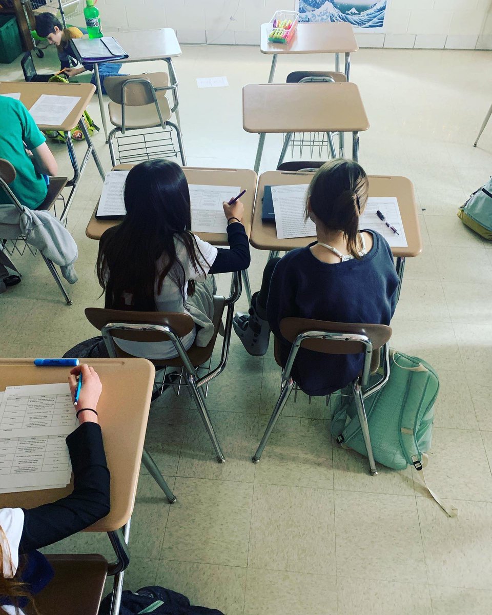 jessgarfblake's tweet photo. Today was a good day✍️📝🕵🏻##7thGrade #ELA #AllTheDiscourse #Collaboration #AnalyzingWriting #LMS #LeicesterPublicSchools https://t.co/Ce9zGDWjRG