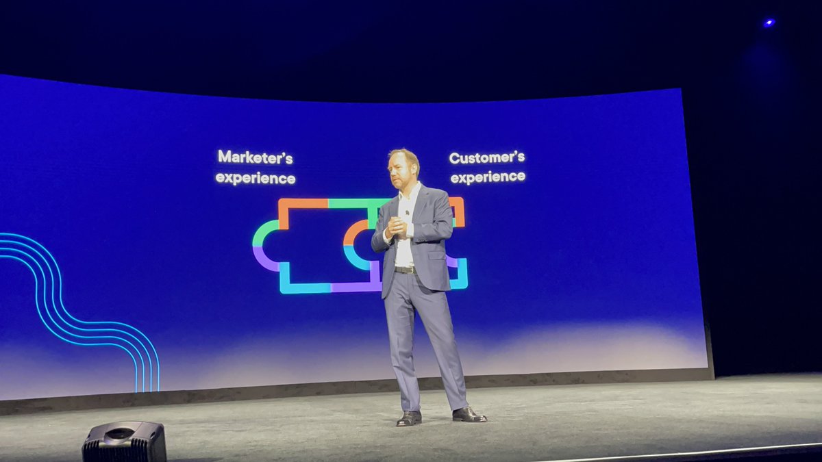 HaroldSinnott's tweet photo. At #Opticon @Optimizely #CEO @aatzberger master presentation! 👏🏻👏🏻

#MarketerExperience

#CustomerExperience

#UnlimitYourself https://t.co/AU2EBPfHU5